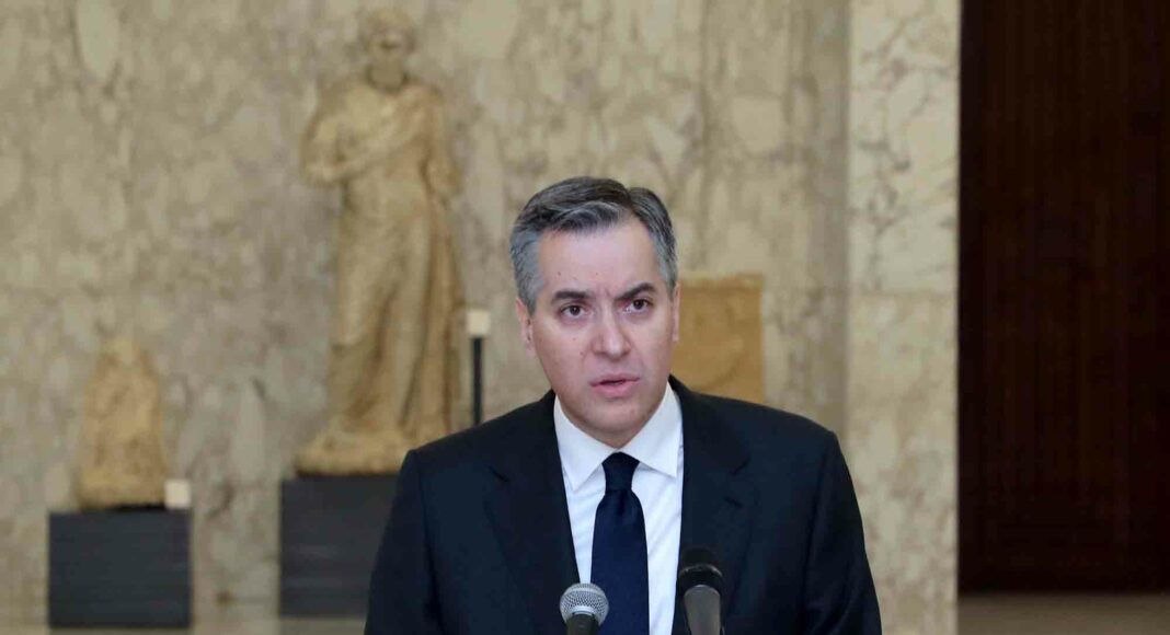 Le premier ministre Mustapha Adib annonçant sa démission. Crédit Photo: Dalati & Nohra