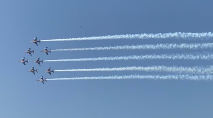 La Patrouille de France offre un dernier hommage au Liban avant son départ