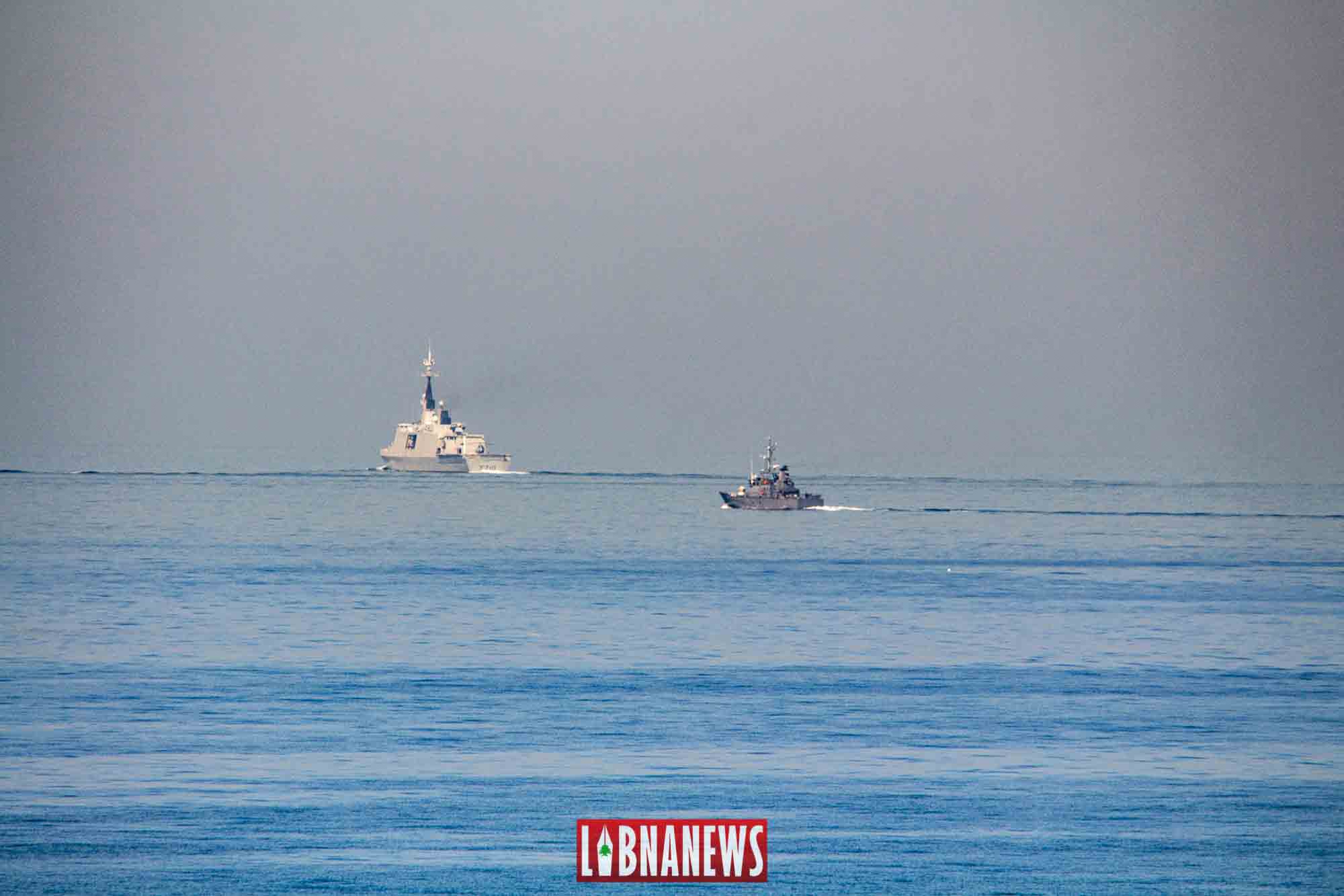La frégate La Fayette en manoeuvre avec l'Armée Libanaise au large des côtes libanaises. Crédit Photo: François el Bacha pour Libnanews.com.