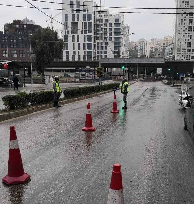 Le confinement strict a commencé au Liban