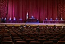 Report de la session parlementaire destinée à débattre de la crise politique entre Présidence et Premier ministre