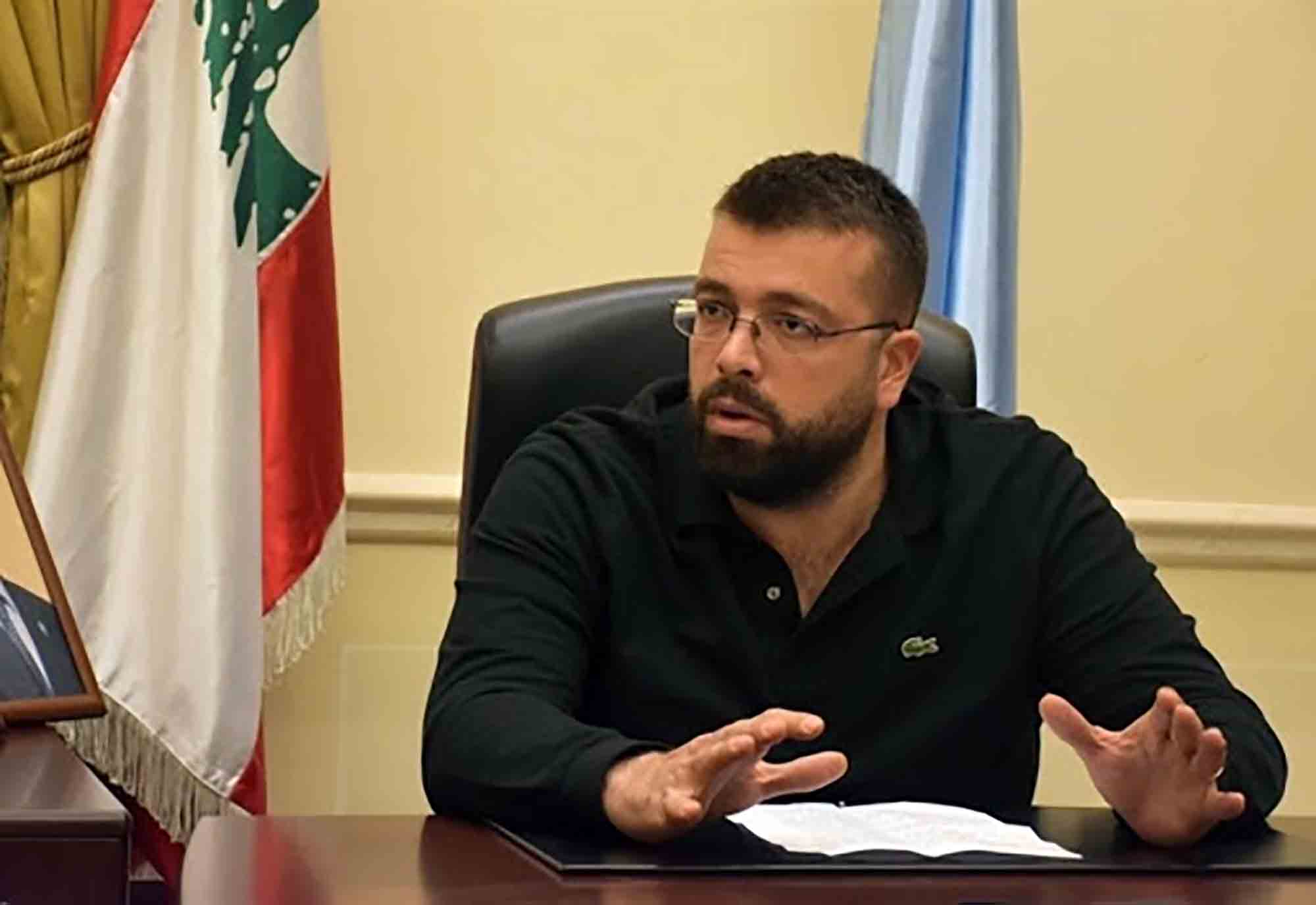 Ahmad Hariri chahuté, ses gardes du corps violents