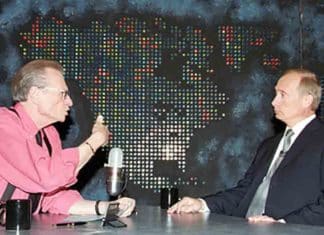 TAS07:NEW YORK, USA. SEPTEMBER 9. Russian Presidient Vladimir Putin /R/ seen intereviewed by Larry King in Live TV show on CNN, on Friday. The inteview was given by the president before his departure from the USA, where he was taking part in Millennium Summit. (ITAR-TASS photo Sergei Velichkin, Vladimir Rodionov) ----- ТАС20. США, Нью-Йорк. 9 сентября. Президент России Владимир Путин перед отбытием из Нью-Йорка, где участвовал в Саммите тысячелетия, дал интервью телекомпании Си-эн-эн. На снимке: Владимир Путин (справа) и телеведущий Лари Кинг во время интервью. Фото Владимира Родионова и Сергея Величкина (ИТАР-ТАСС)