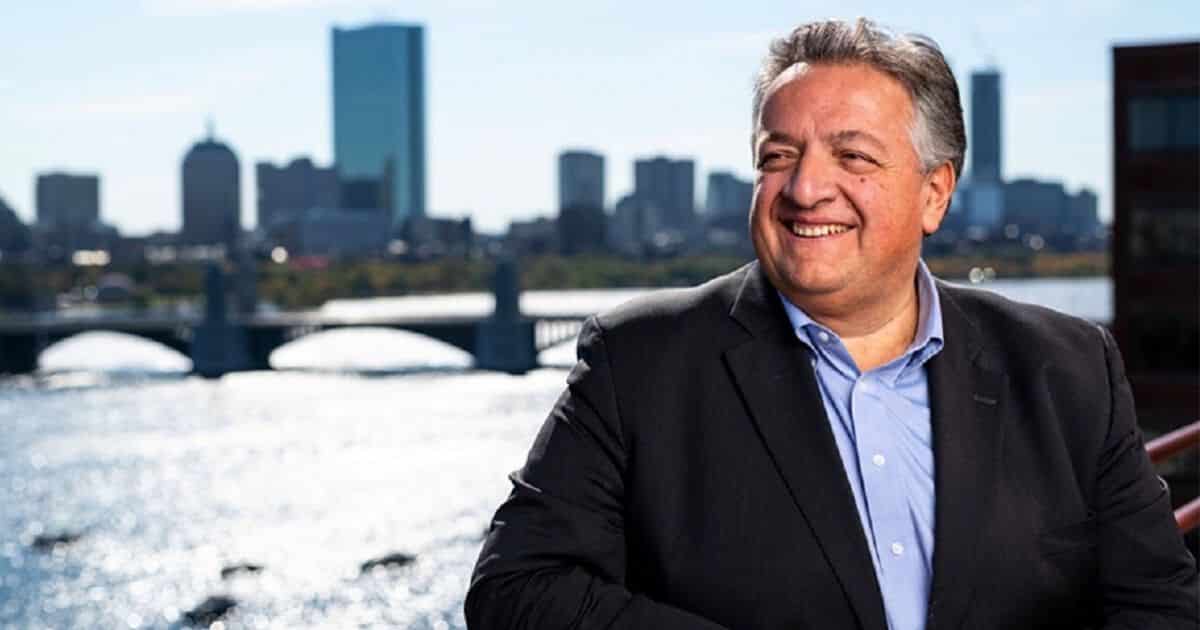 Vaccin contre le Coronavirus: Les Libanais de Moderna (dont le fondateur et patron) prochainement décorés par leur patrie d'origine