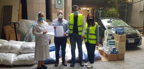 La fondation Nawraj a fourni un lot d'équipement de protection individuelle à l'hôpital des Sœurs du Rosaire à Gemayzeh