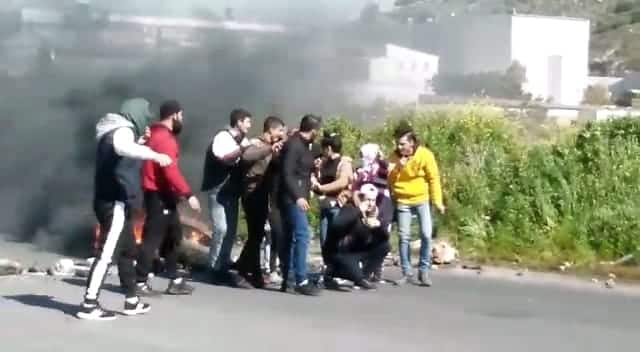 Liban/Manifestations: Des routes toujours coupées en ce début d’après-midi Liban/Manifestations: Des routes toujours coupées en ce début d'après-midi