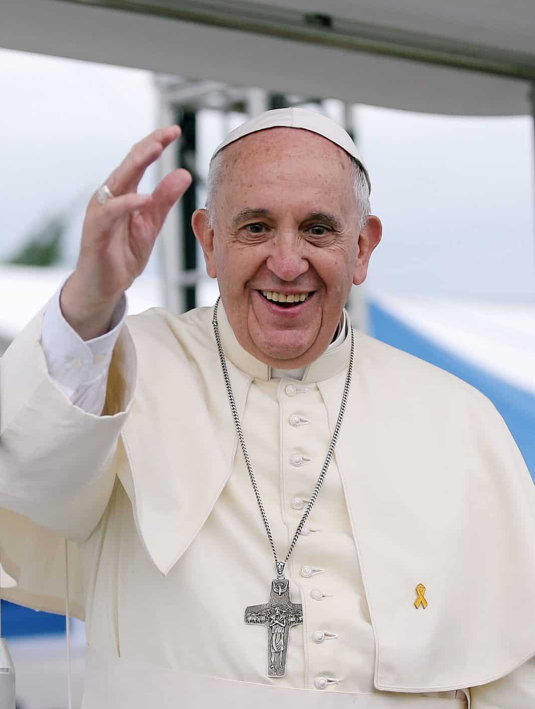 Le Pape aux politiciens libanais: “Laissez de côté vos intérêts personnels, regardez le pays et mettez-vous d’accord”