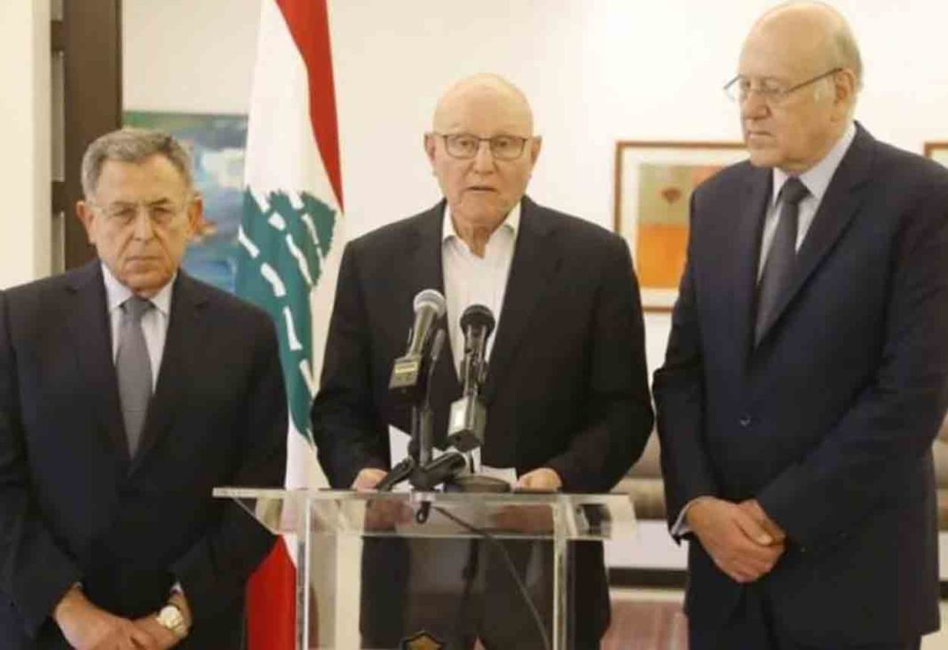 Les anciens premiers ministres dénoncent "une politique délibérée visant à détruire les structures de l'État libanais".