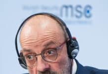 Un ancien ministre de la défense transmet des documents « importants » au juge Tarek Bitar