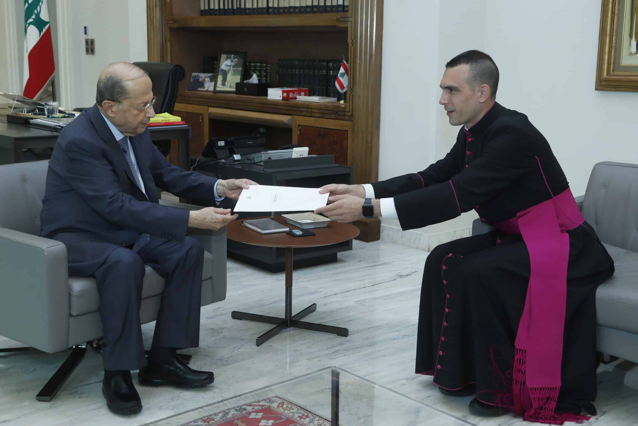 The Lebanese are waiting with great hope for the meeting (Michel Aoun to Bishop Giuseppe Francone)