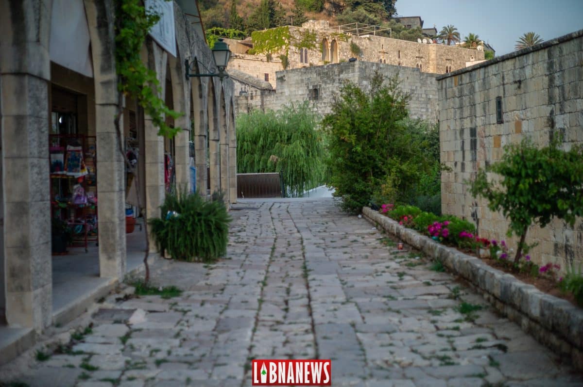 La place principale de Deir el Qamar