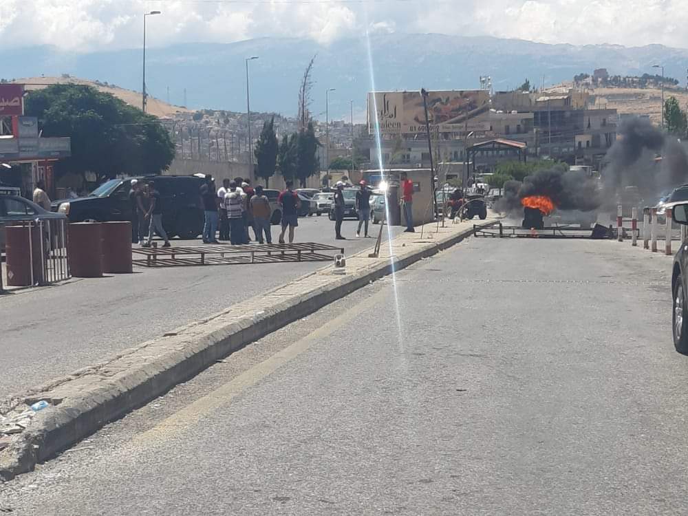 L’autoroute de Masnaa bloquée … par les contrebandiers de carburants