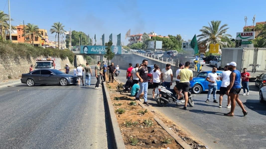 Lebanon: Many roads closed by protests