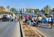 لبنان: أغلقت العديد من الطرق بسبب الاحتجاجات