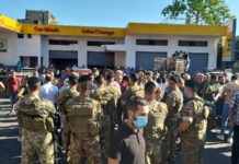 De l'essence distribuée par l'Armée Libanaise suite à la découverte d'importants stocks de carburants illégalement stockés. Crédit Photo: NNA, 12 juillet 2021