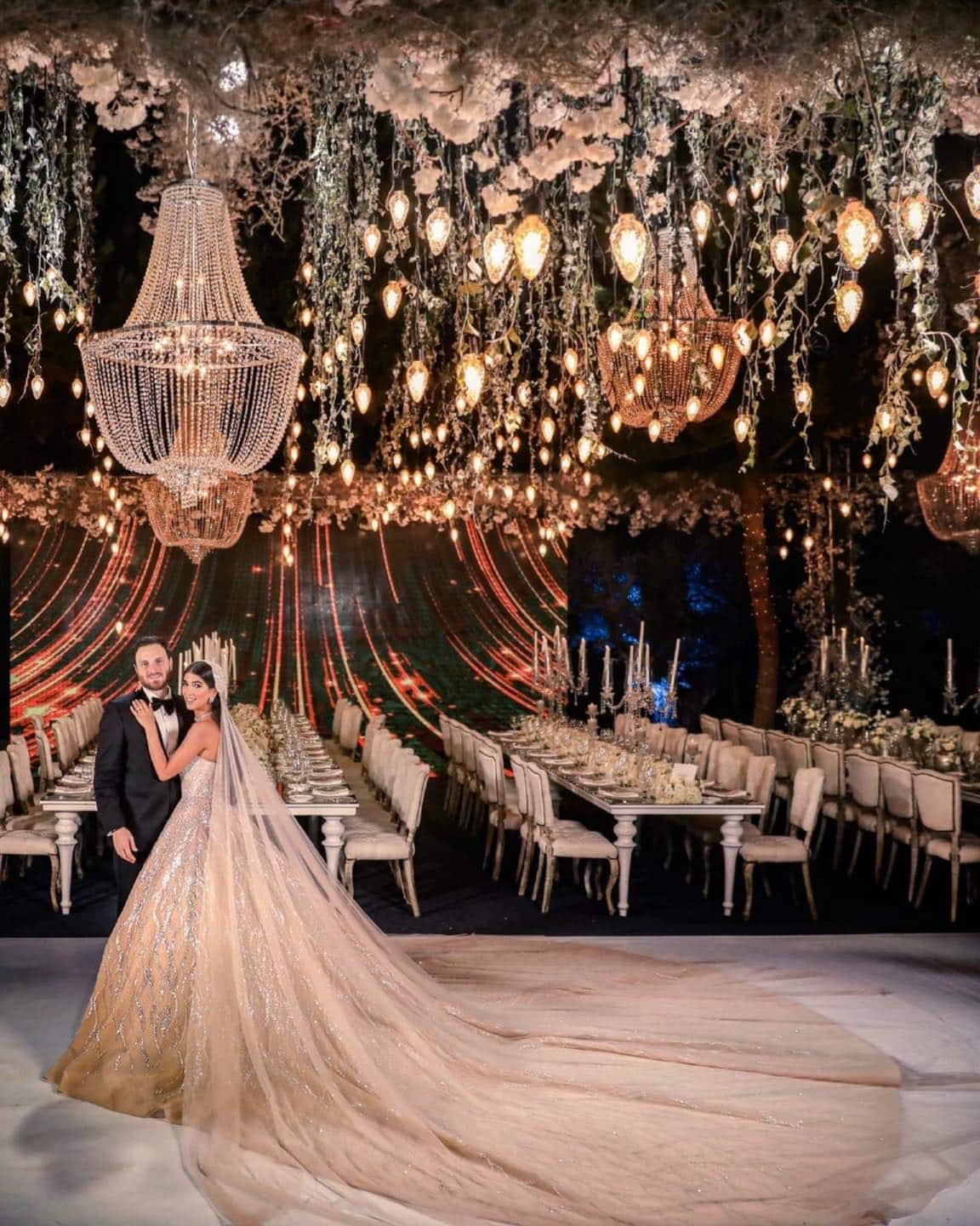 Malgré la crise, les mariages grandioses des filles de députés se poursuivent