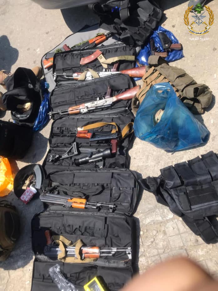Armée Libanaise saisie arme L'Armée indique avoir trouvé des personnes armées parmi les manifestants