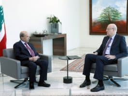 Mikati chez Aoun pour évoquer une possible reprise des réunions du conseil des ministres