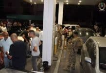 L’Armée Libanaise distribue les carburants saisis L'Armée Libanaise distribue les carburants saisis