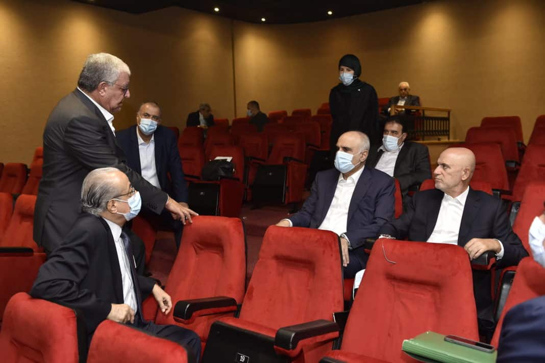 Session parlementaire reportée en raison de la pression des familles des victimes