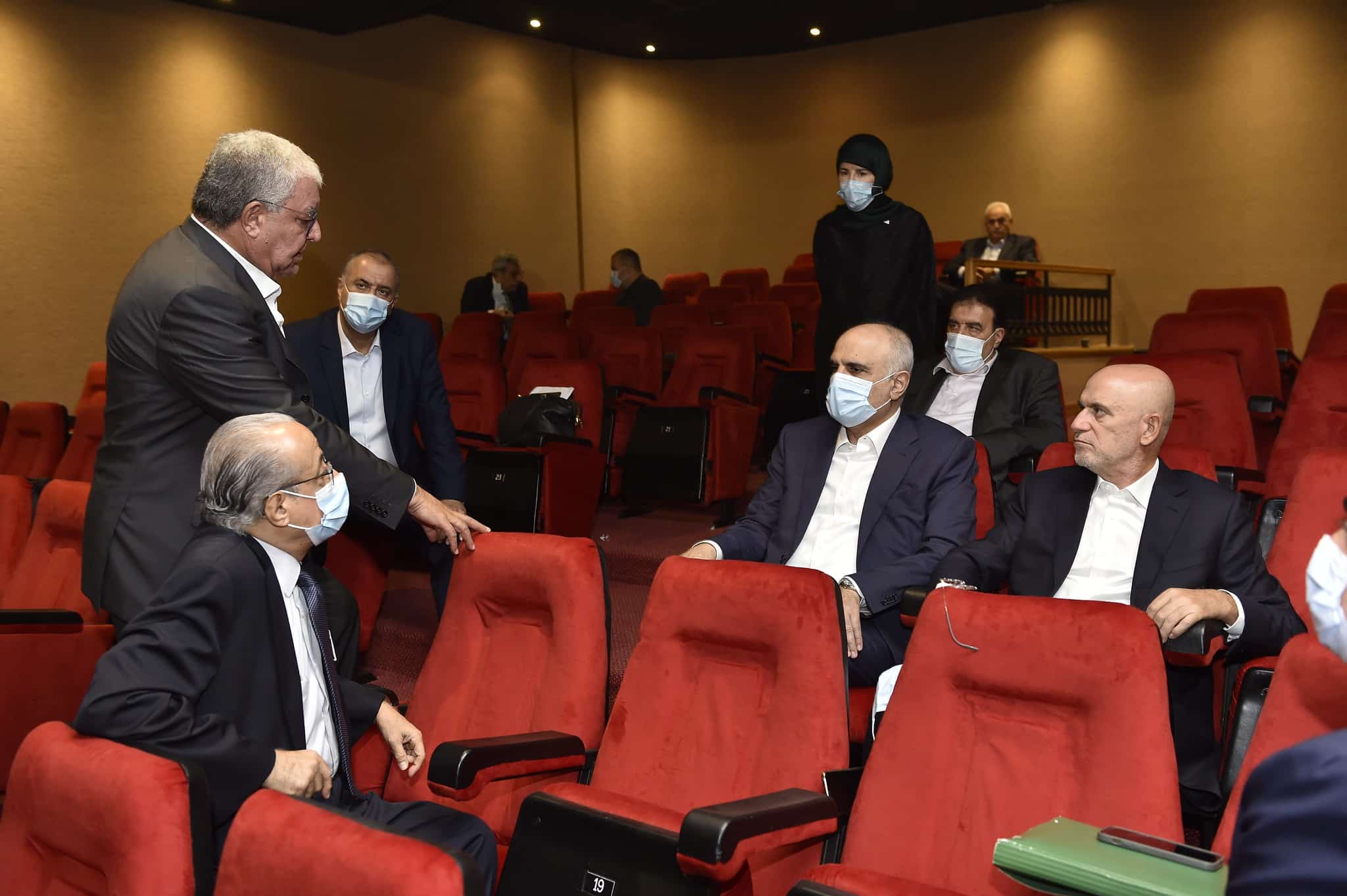 Session parlementaire reportée en raison de la pression des familles des victimes