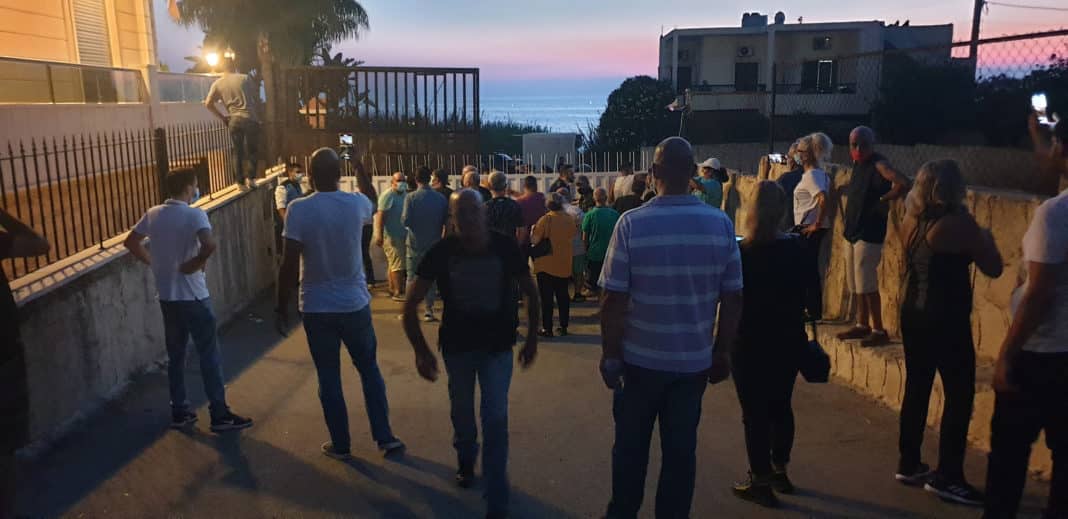 Une personne blessée dans un incident devant le domicile de Riad Salamé