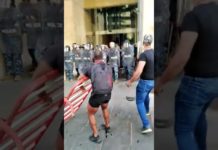 Drame de Tlal: Violents incidents devant le domicile Beyrouthin de Najib Mikati qui accuse les manifestants d’être des saboteurs Drame de Tlal: Violents incidents devant le domicile Beyrouthin de Najib Mikati qui accuse les manifestants d'être des saboteurs