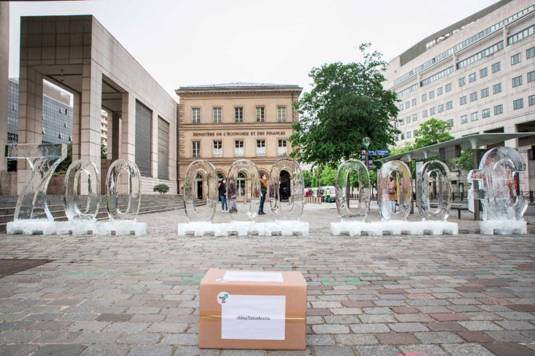 Emmanuel Macron désavoue le projet de Total « Arctic LNG 2 » mais doit passer de la parole aux actes.