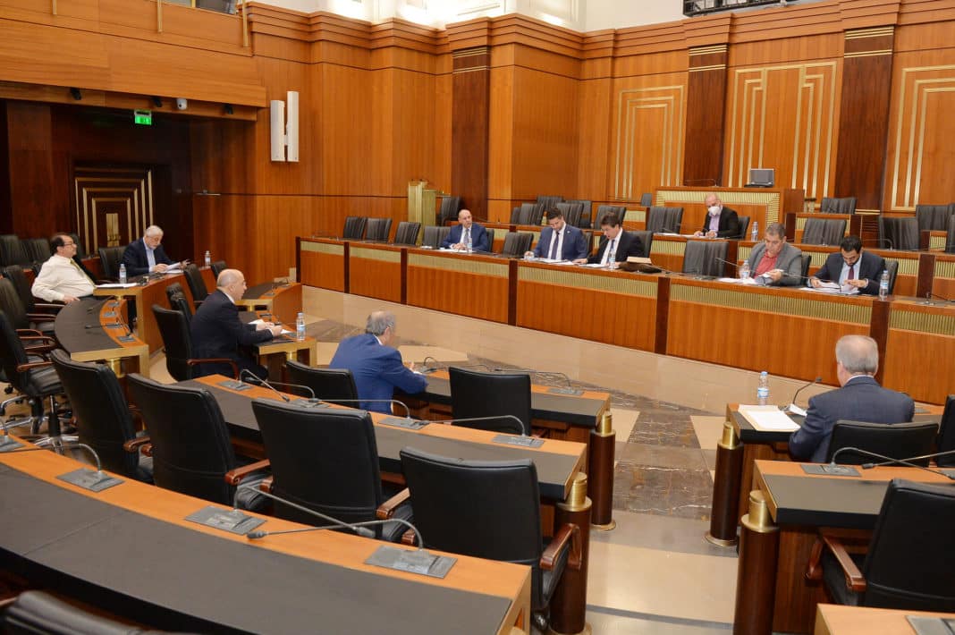 Vers la destitution du juge Tarek Bitar par le Parlement pour permettre la reprise des réunions du conseil des ministres (Al Diyar)