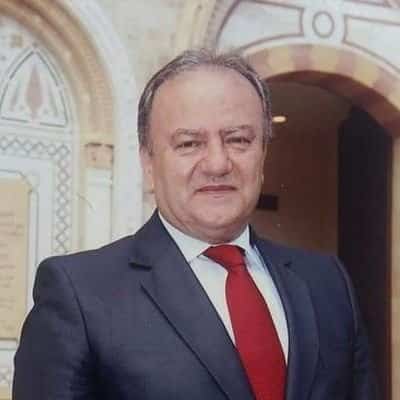 Nader Gaspard – considéré comme proches des partis politiques – élu nouveau bâtonnier du conseil de l’ordre des avocats de Beyrouth Nader Gaspard - considéré comme proches des partis politiques - élu nouveau bâtonnier du conseil de l'ordre des avocats de Beyrouth