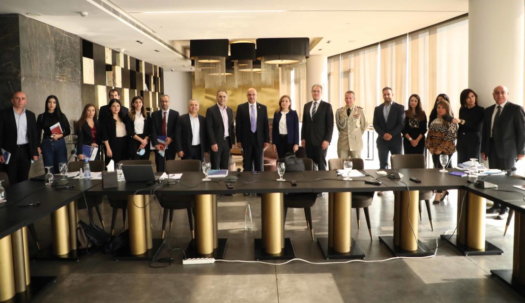 Roundtable discussion on the role of military and security institutions in ensuring respect for human rights and for the international humanitarian law during times of crisis