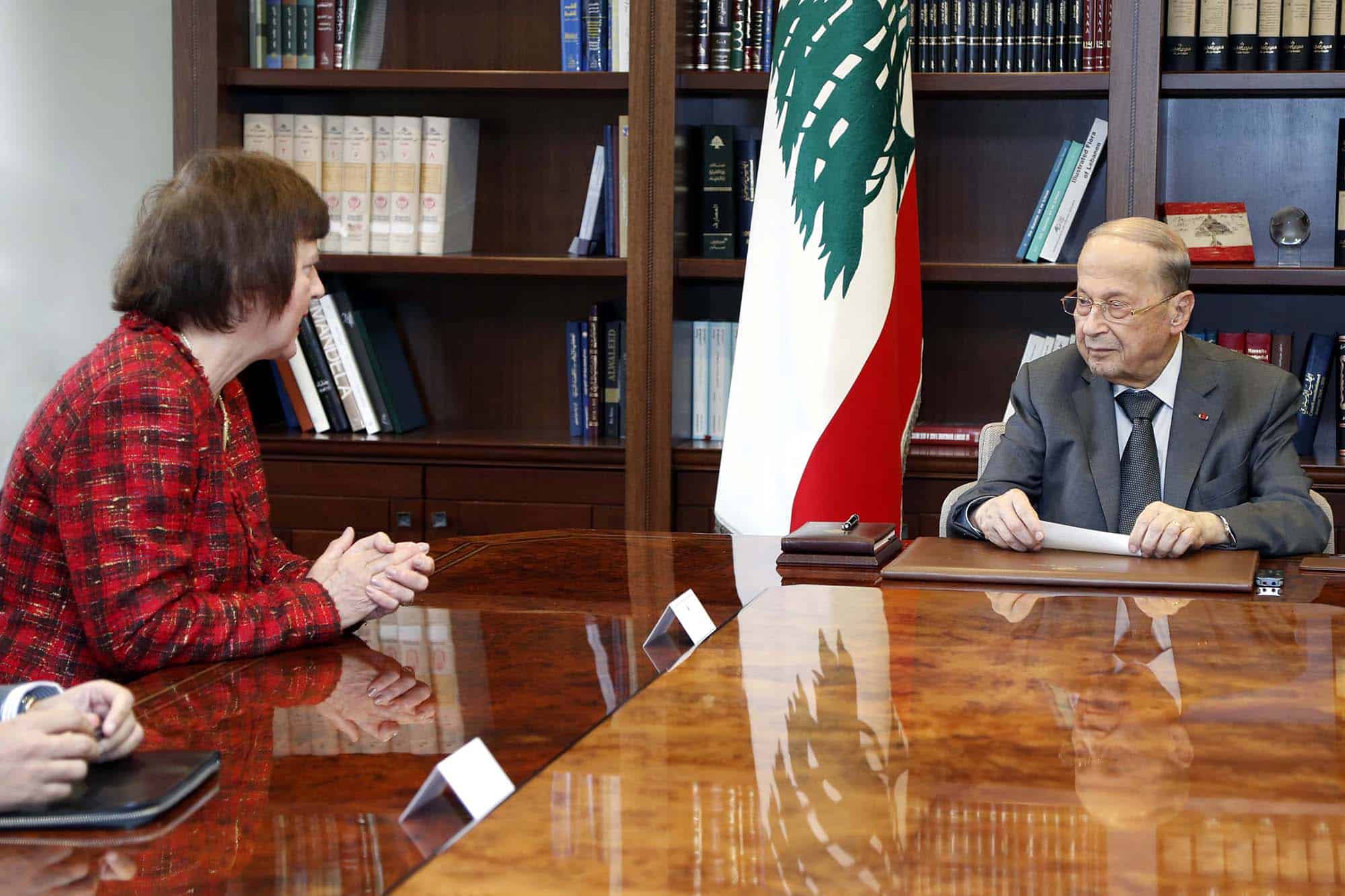 Des élections législatives en temps et en heure, réitère le Président Aoun face à Joanna Wronecka Des élections législatives en temps et en heure, réitère le Président Aoun face à Joanna Wronecka