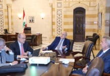 Liban: Vers l’échec prévisible aux conséquences incalculables de l’accord avec le FMI Le premier ministre Najib Mikati en compagnie du ministre des finances Youssef Khalil et le gouverneur de la Banque du Liban Riad Salamé. Crédit Photo: Dalati & Nohra