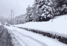 Les routes de montagne ensevelies sous la neige