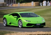 Il se fait voler les jantes de sa Lamborghini immatriculée au Liban ... à Athènes