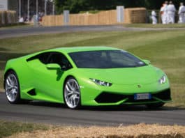 Il se fait voler les jantes de sa Lamborghini immatriculée au Liban ... à Athènes