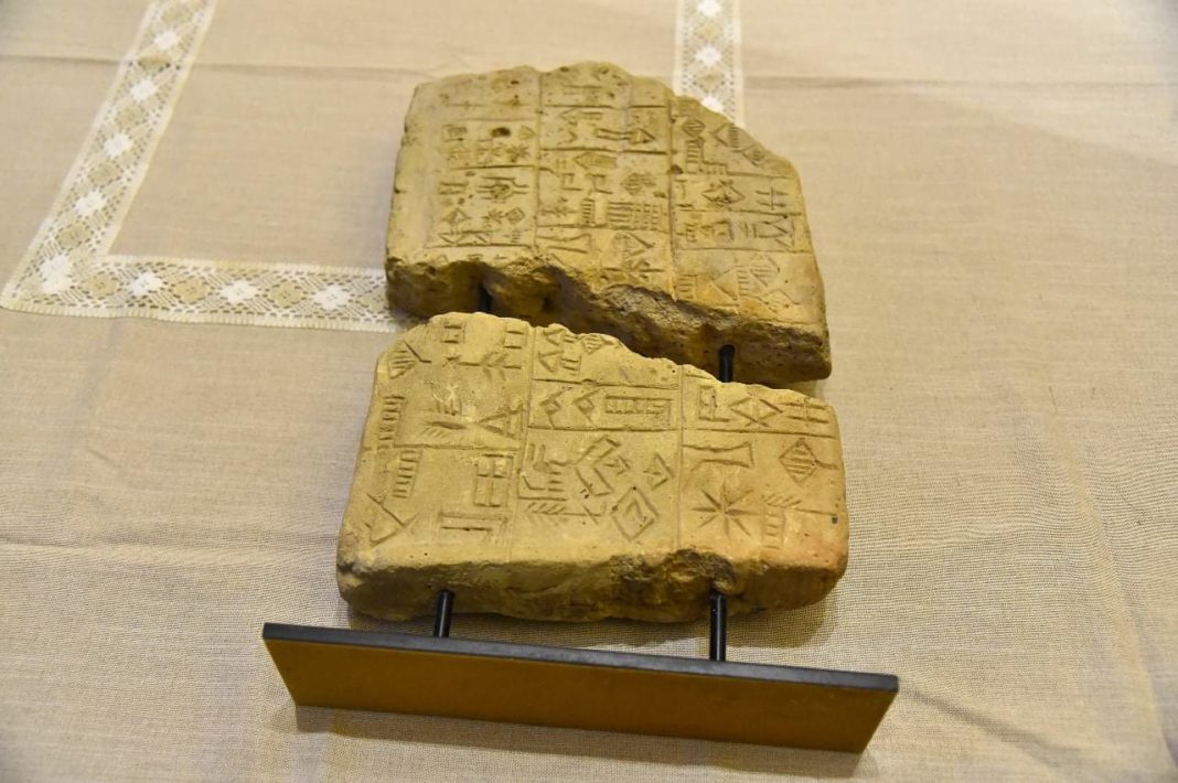 Le Liban rend à l'Irak plus de 300 objets volés et exposés dans un musée privé appartenant à une ancienne ministre et à son mari