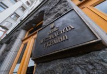 Kiev exige un cessez-le-feu «immédiat» et le retrait des forces russes et Moscou espère un accord