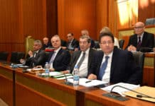 Sous pression, les commissions interparlementaires ajournent l’examen du projet de contrôle des capitaux Sous pression, les commissions interparlementaires ajournent l'examen du projet de contrôle des capitaux