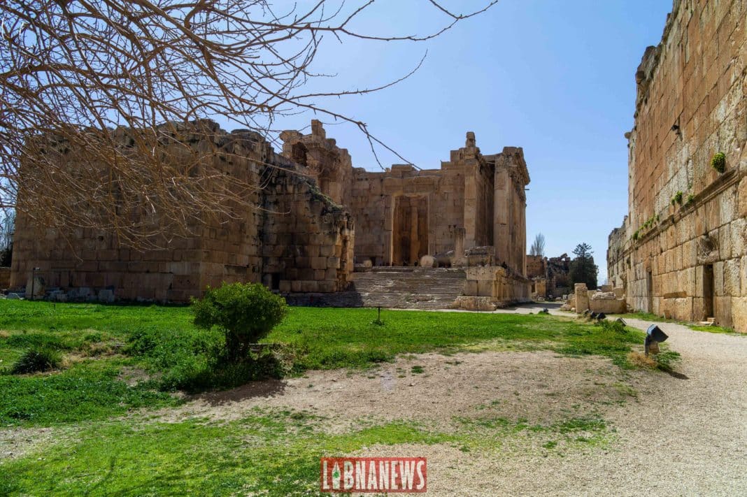 Israël frappe le quartier grec catholique de Baalbeck, un missile touche un parking près des ruines historiques