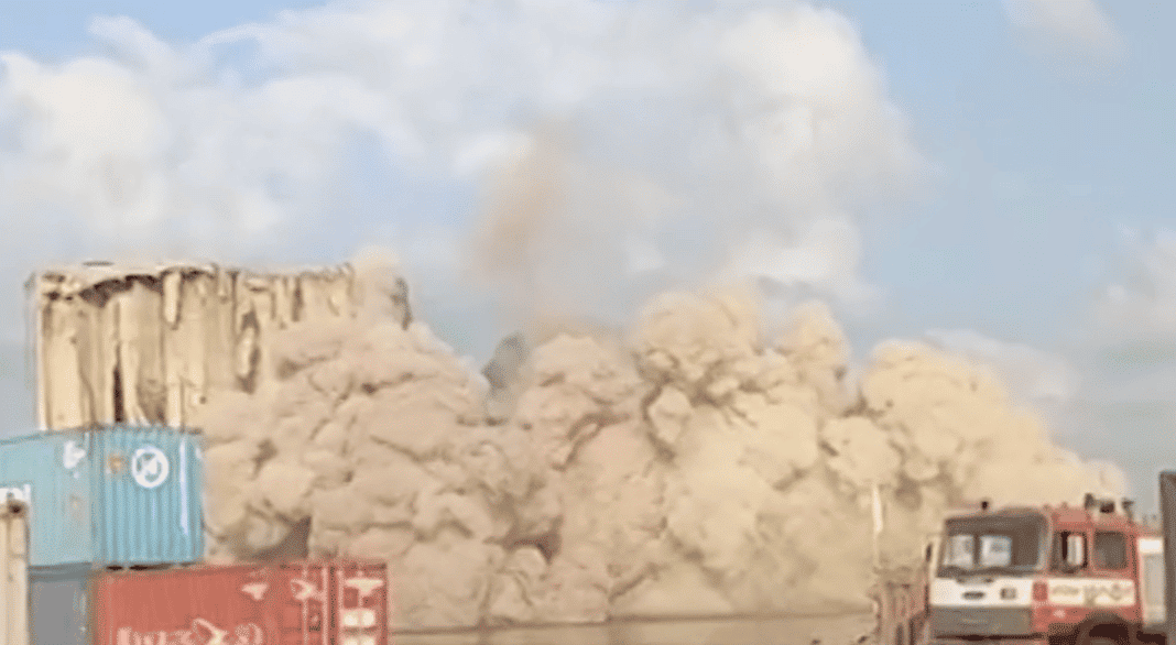 La partie nord des silos à blé de Beyrouth tirent une dernière révérence