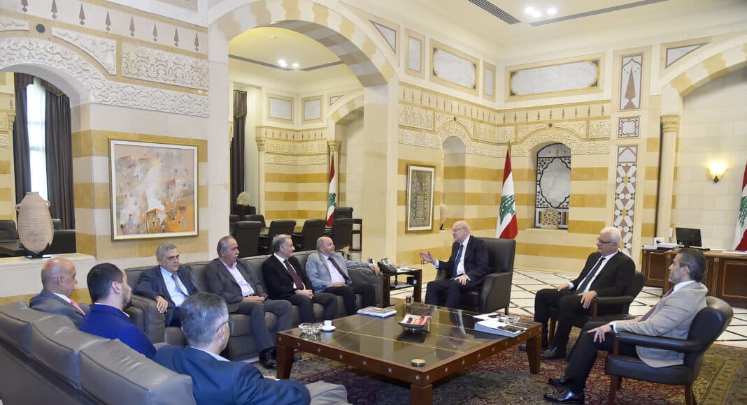 Le premier ministre recevant une délégation syndicale d'Ogero. Crédit Photo: Dalati & Nohra