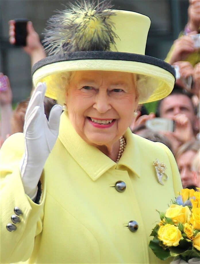 Elizabeth II, une reine modernisatrice qui a fait entrer la monarchie britannique dans le XXIe siècle