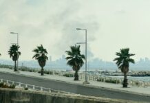Une casse de voiture prend feu à Dora