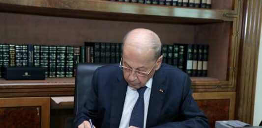 Le Président Aoun, avant son départ, adresse une lettre au Parlement, accusant Najib Mikati d'avoir saboté la mise en place d'un nouveau gouvernement