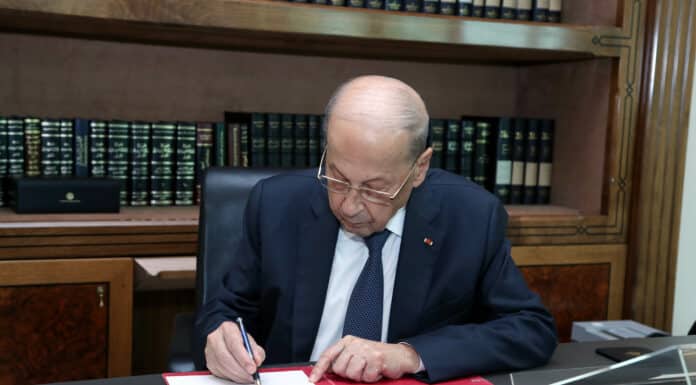 Le Président Aoun, avant son départ, adresse une lettre au Parlement, accusant Najib Mikati d'avoir saboté la mise en place d'un nouveau gouvernement