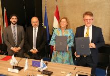 CÉRÉMONIE DE SIGNATURE ENTRE LA DÉLÉGATION DE L'UNION EUROPÉENNE AU LIBAN, INTERNATIONAL MEDICAL CORPS ET PREMIÈRE URGENCE INTERNATIONALE POUR LE LANCEMENT DU PROGRAMME: REBAHS LPSPII￼