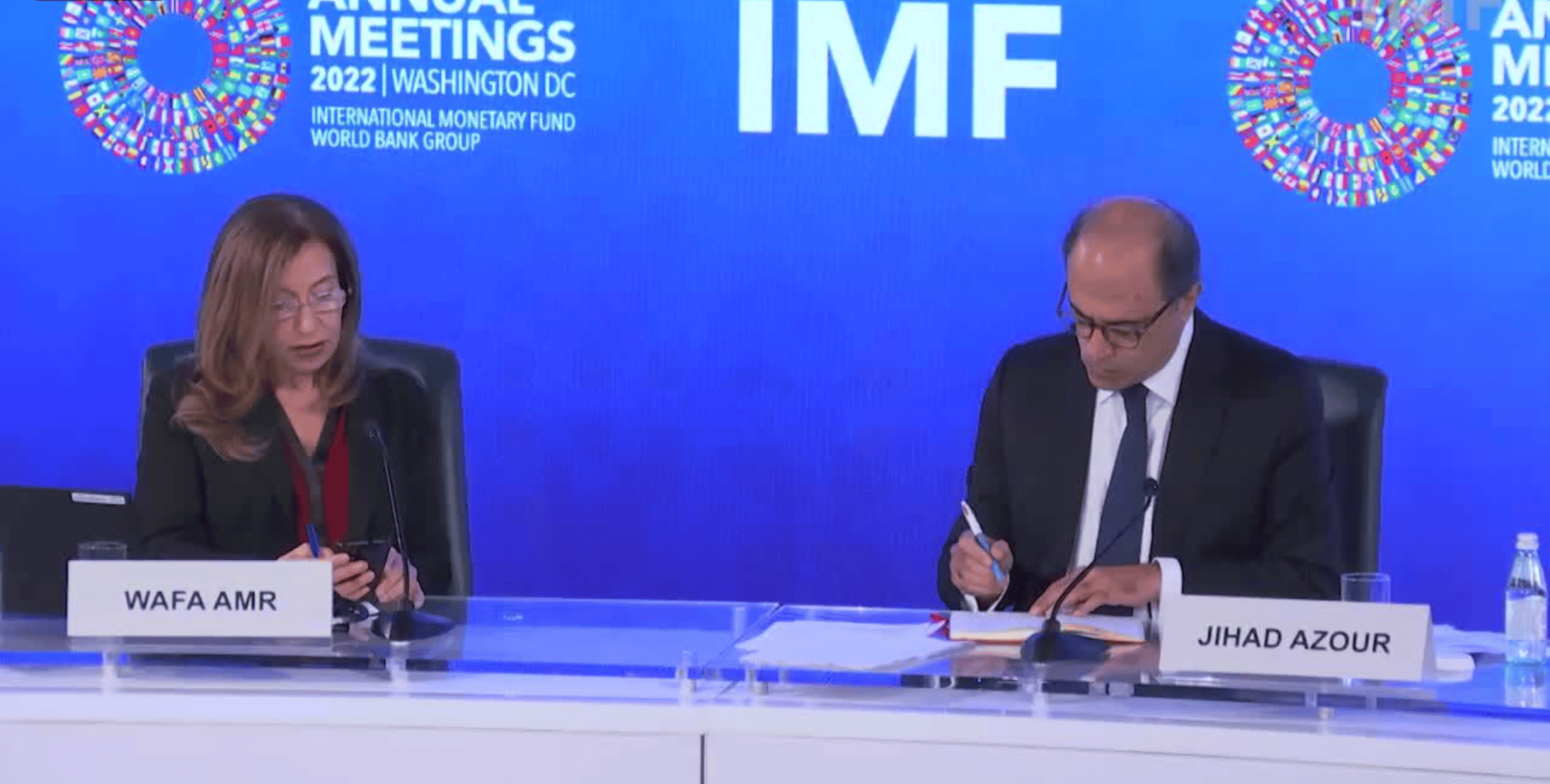 "Un certain nombre de mesures sont nécessaires pour non seulement que le programme (du FMI) devienne effectif, mais aussi pour lancer les réformes de l'économie libanaise", Jihad Azour