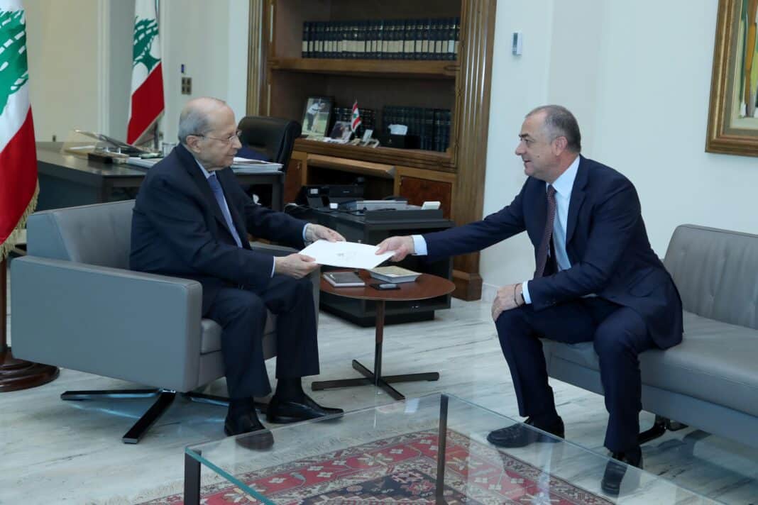 Certaines banques continuent à transférer illégalement des fonds à l'étranger (Elias Bou Saab)