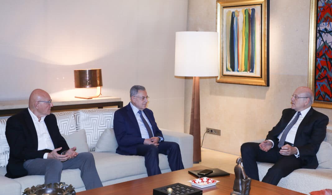 Mikati, Saniora et Salam dénoncent le blocage institutionnel au Liban